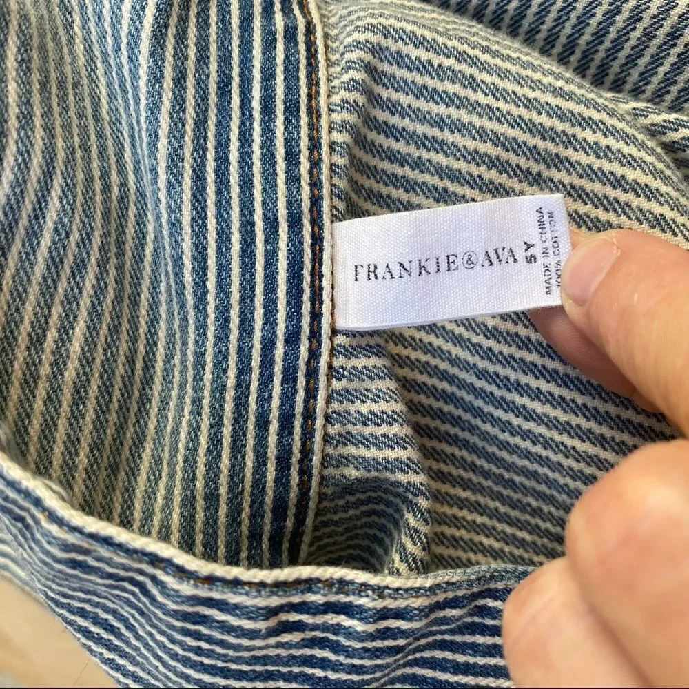 Frankie & Ava Striped Trucker Jacket Sz 5 Collared Long Sleeve Snap Button Down